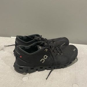 Women’s Black On Running Shoes Size 10